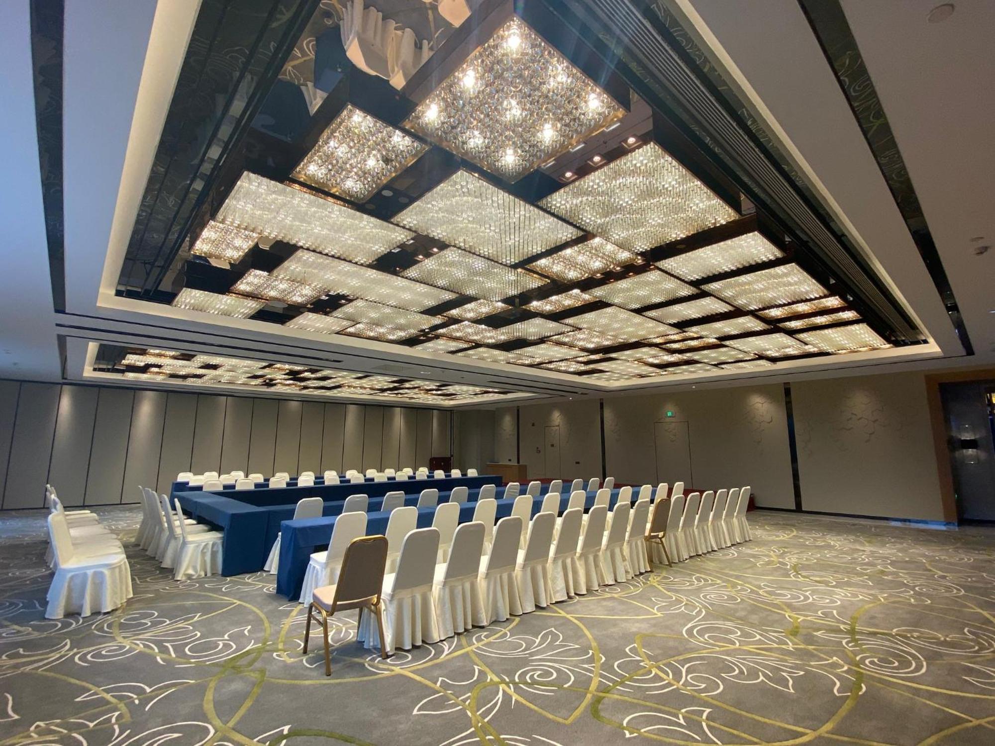Holiday Inn Guangzhou South Lake Hotel - Ideal For Business & Leisure Екстериор снимка