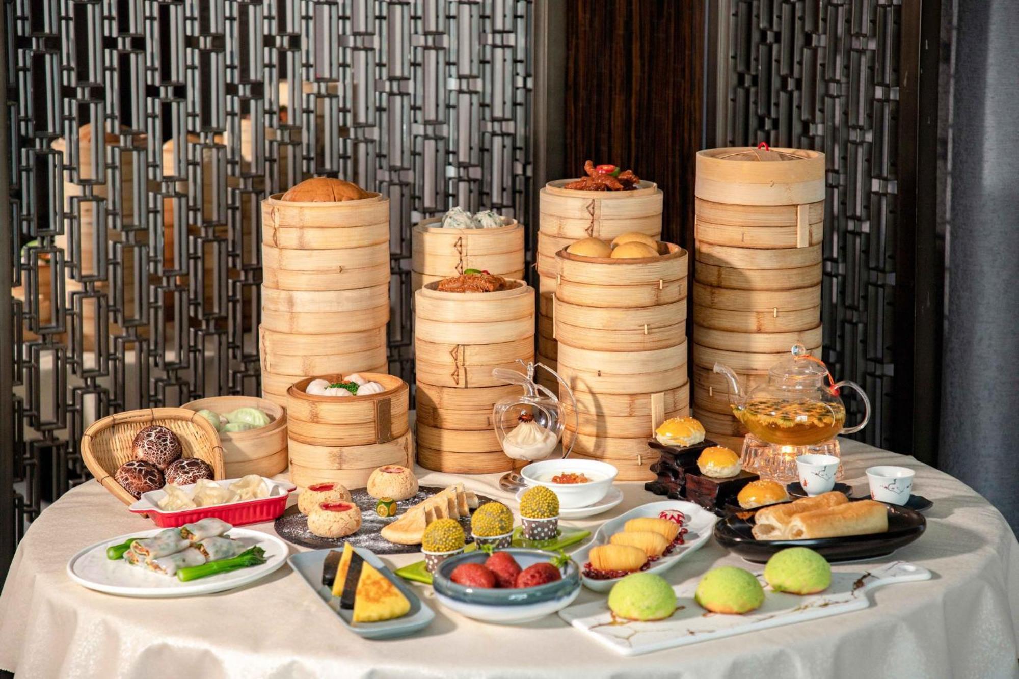 Holiday Inn Guangzhou South Lake Hotel - Ideal For Business & Leisure Екстериор снимка