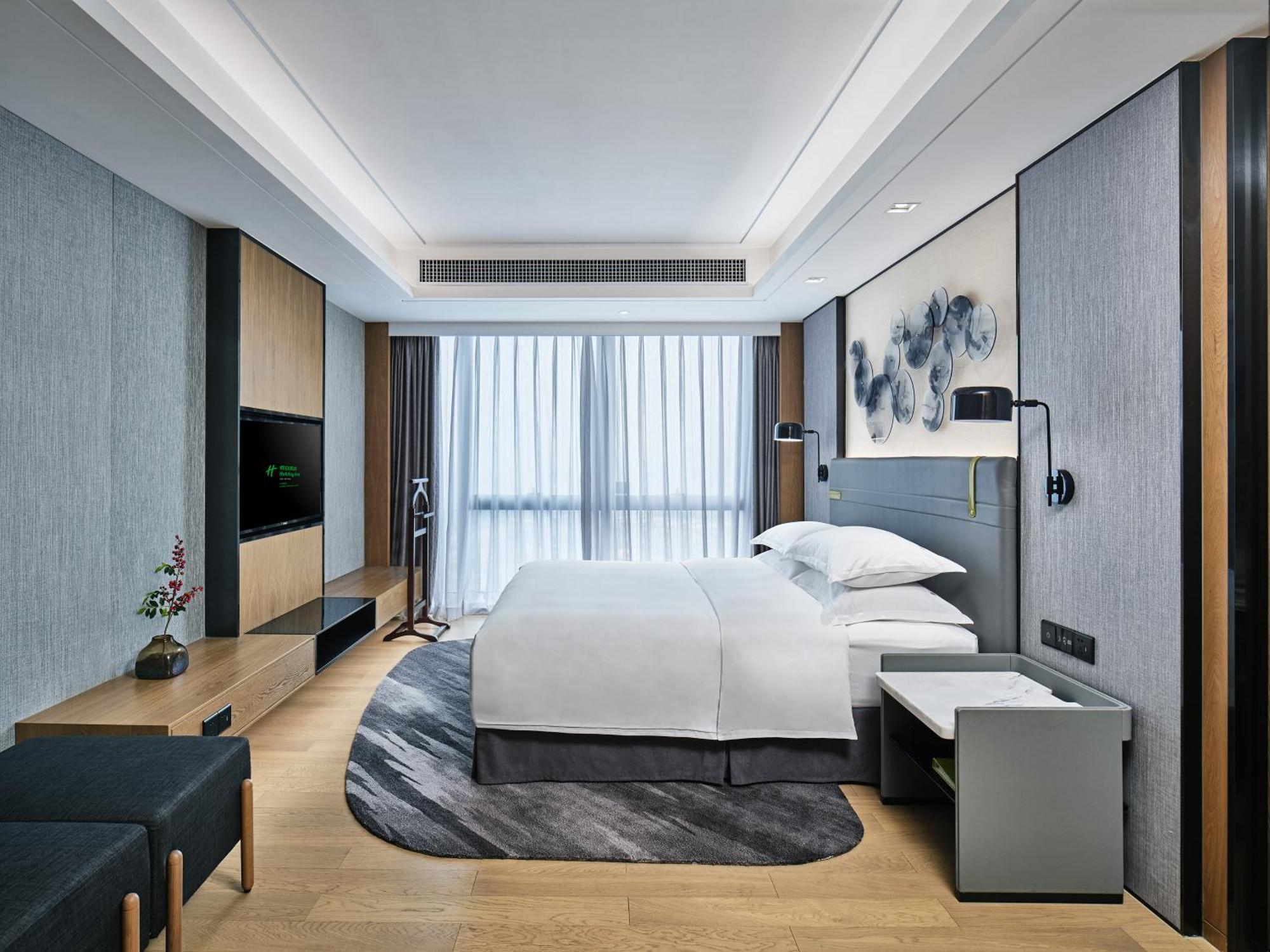 Holiday Inn Guangzhou South Lake Hotel - Ideal For Business & Leisure Екстериор снимка