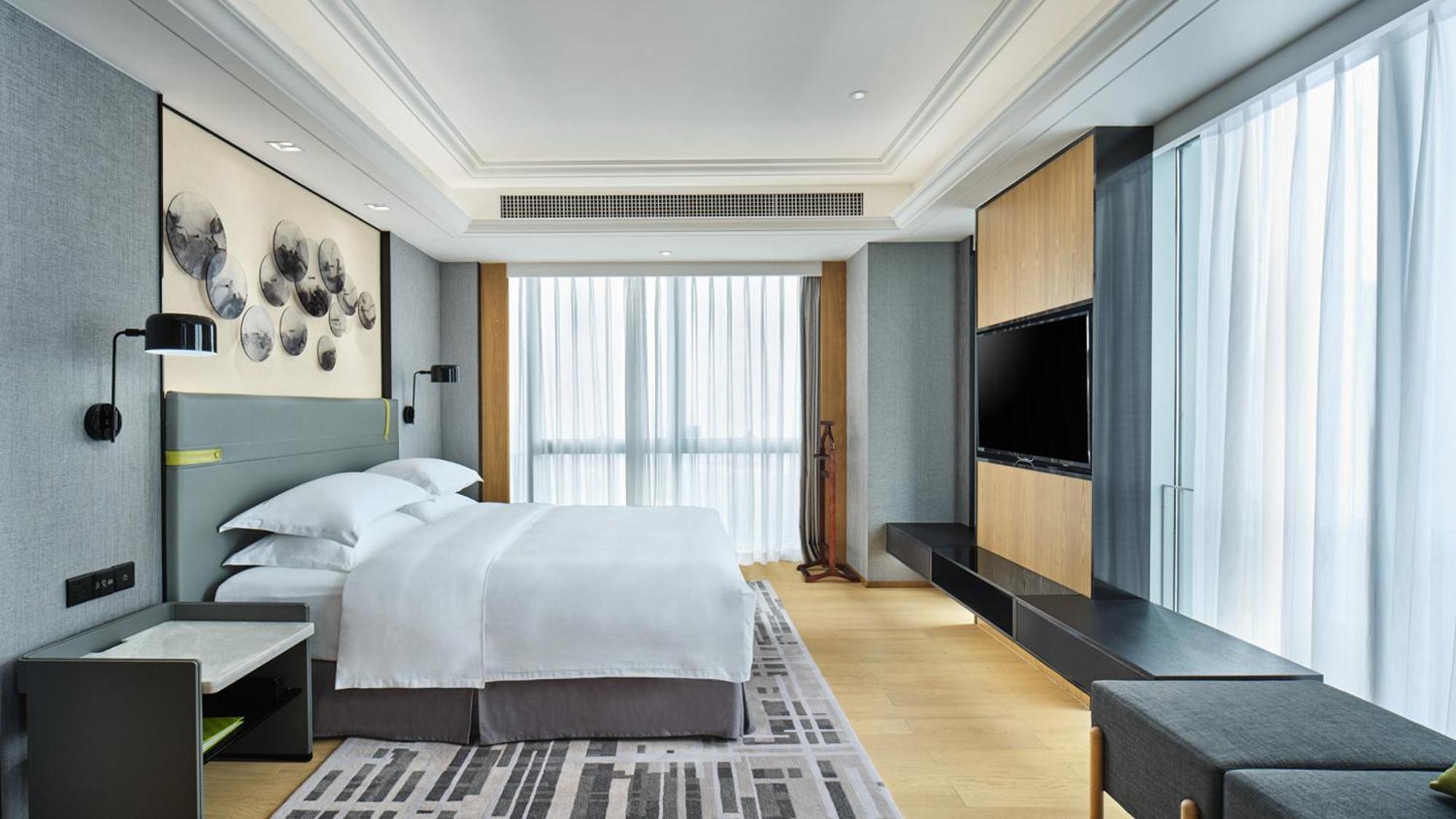 Holiday Inn Guangzhou South Lake Hotel - Ideal For Business & Leisure Екстериор снимка